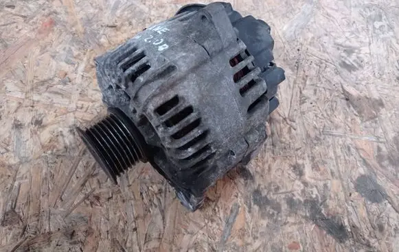 Renault Megane II Generator/alternator 8200290215 TG11C022 2542818B