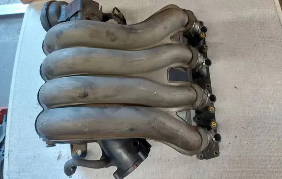 Audi A4 S4 B6 8E 8H Intake manifold 06B133210AJ 06B133909