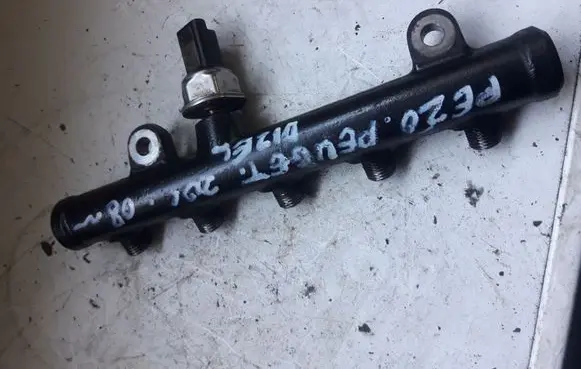 Peugeot Expert Fuel distributor 9681649580