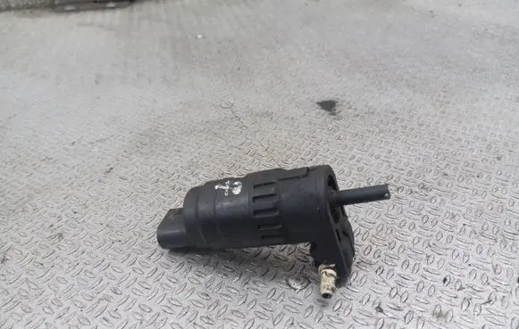 Volkswagen Caddy Windscreen/windshield washer pump