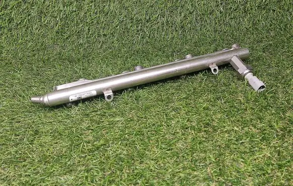 Ford Focus Fuel main line pipe CM5E9H487AL