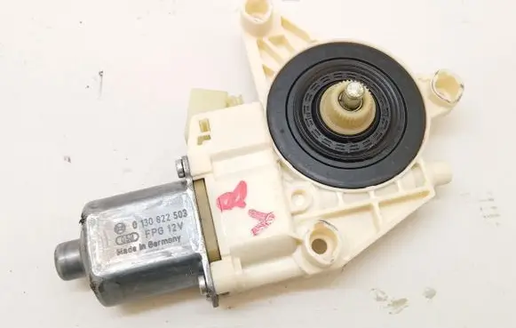 Mercedes-Benz C W204 Front door window regulator with motor A2048200142