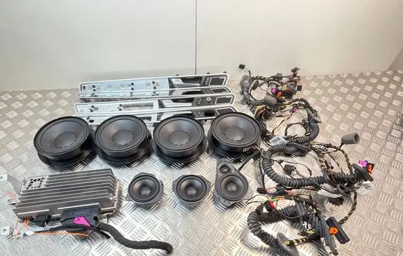 Volkswagen Touareg II Audio system kit 7P6035466 1Q0035454D 7P6035415C