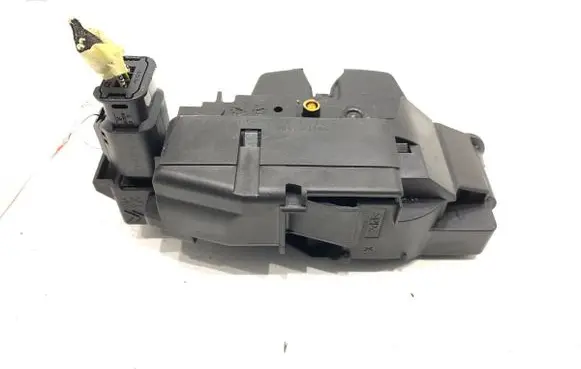 Peugeot 308 Tailgate exterior lock 9804762080