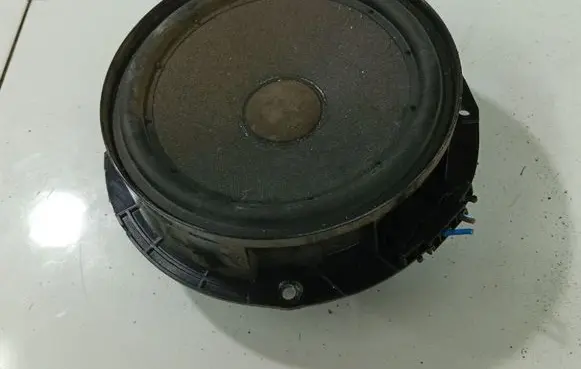 Skoda Fabia Mk2 (5J) Front door speaker 