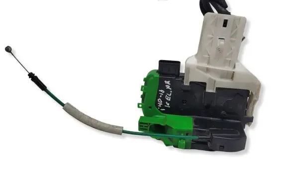 Hyundai i40 Front door lock 813203Z020