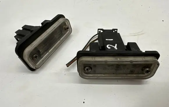Mercedes-Benz E W211 Number plate light A2038200256