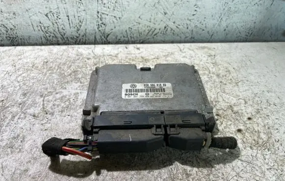 Volkswagen New Beetle Engine control unit/module 038906018BD 28SA3438 0281001758