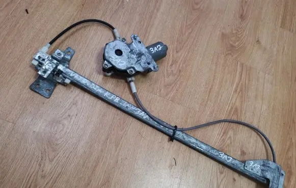Mercedes-Benz Vito Viano W638 Front door window regulator with motor 0130821067