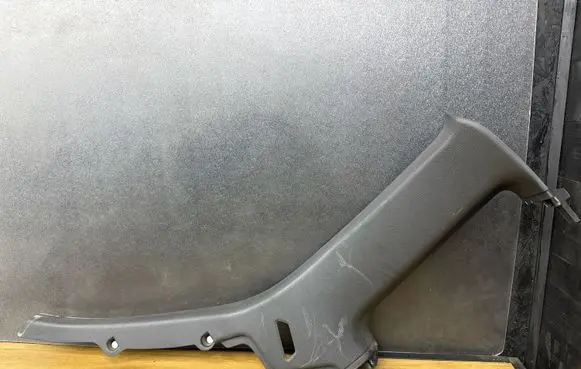 Volvo V70 (C) pillar trim 1882