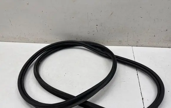 Mercedes-Benz GLB x247 Trunk rubber seal (body) A2477403500