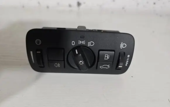Volvo V60 Light switch 30739433