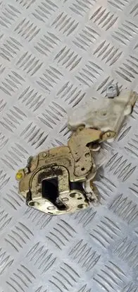 Nissan Terrano Front door lock