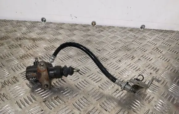 Subaru Forester SJ Clutch master cylinder 471