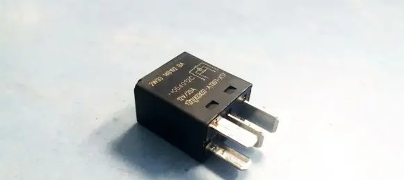 Ford Mondeo Mk III Other relay 2w9314b192ba a1301-x17
