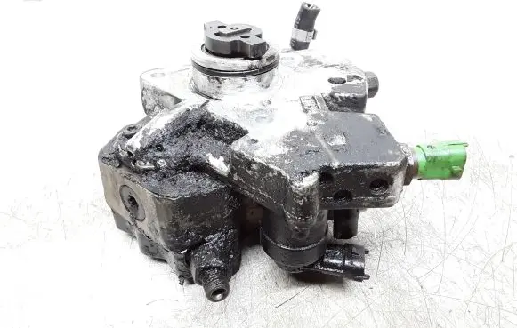 Volvo XC70 Fuel injection high pressure pump 0445010111 30756125