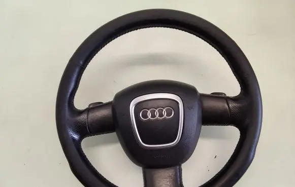 Audi A3 S3 8P Steering wheel 