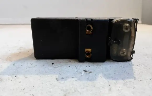 Volkswagen PASSAT B3 Coolant fan relay 357919506A