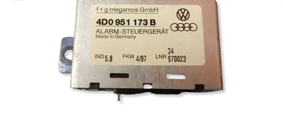 Audi A8 S8 D2 4D Alarm control unit/module 4D0951173B