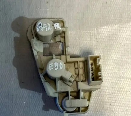 BMW 3 E90 E91 Tail light bulb cover holder 7183842