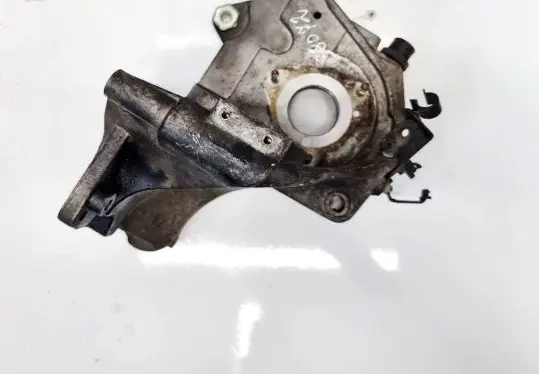 Opel Zafira B Engine mounting bracket 55187918