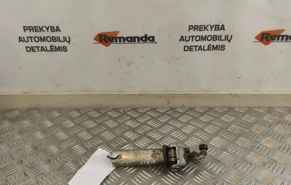 Iveco Daily 5th gen Sliding door middle roller runner 1071171H