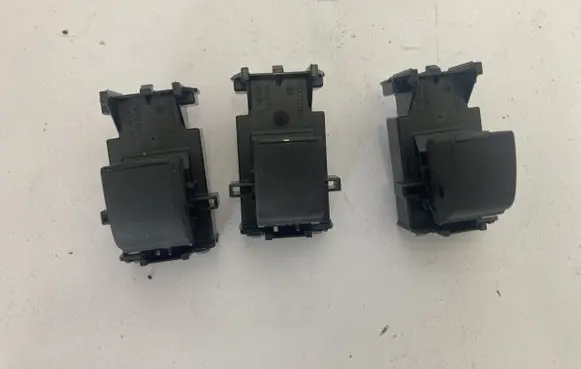 Toyota Yaris XP210 Quarter vent window switch 