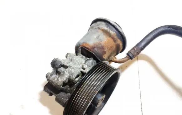 Toyota Corolla Verso AR10 Power steering pump