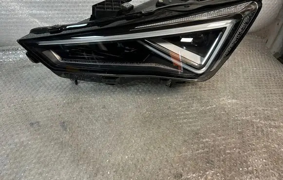 Cupra Formentor Headlight/headlamp 5FG941035B