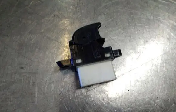 Mazda 6 Electric window control switch