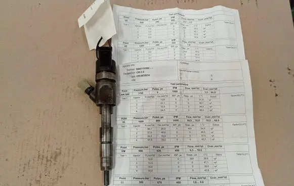 Renault Megane II Fuel injector H82606383 0445110280