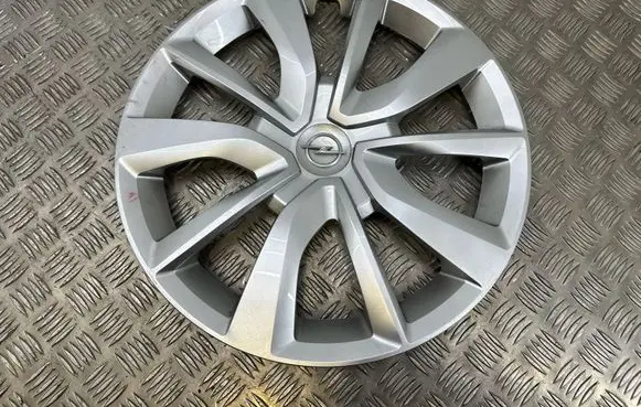 Opel Corsa F R16 wheel hub/cap/trim 9834872480