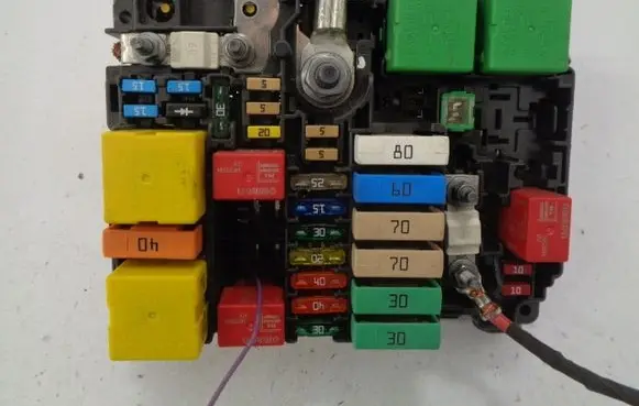 Citroen C3 Fuse module 9804846880