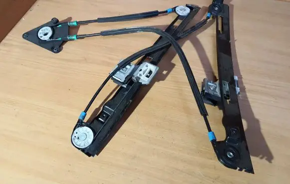 Seat Altea Front window lifting mechanism without motor