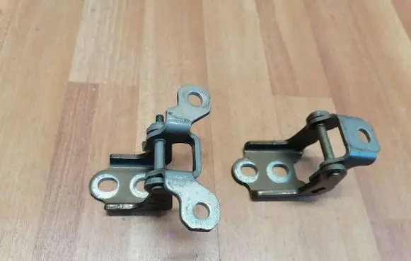 Rear door hinge set