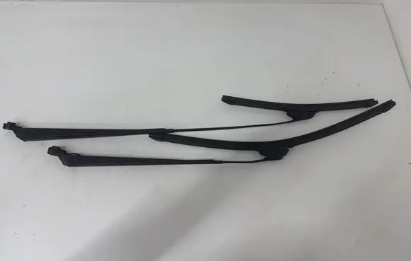 Renault Scenic I Front wiper blade arm