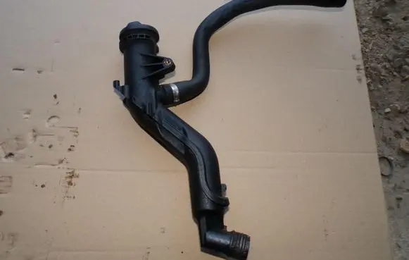 Volvo C30 Oil fill pipe 9654733980