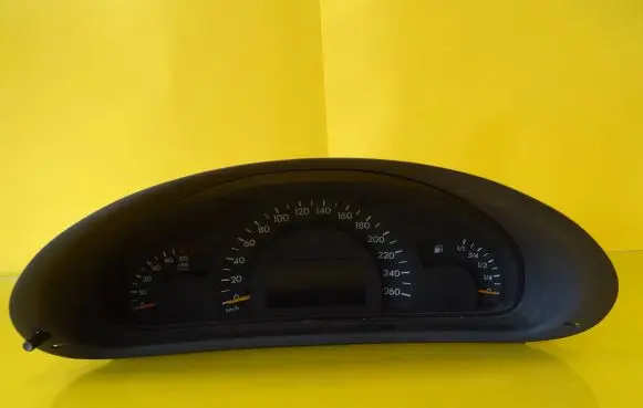 Mercedes-Benz C W203 Speedometer (instrument cluster) A2035403047