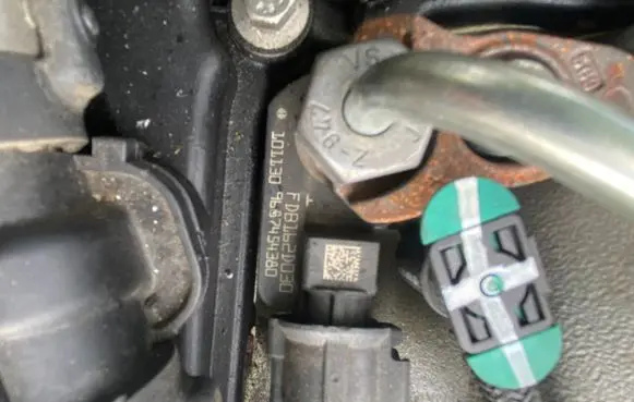 Peugeot 508 Fuel injector 9667494380 FDB162D030 101130