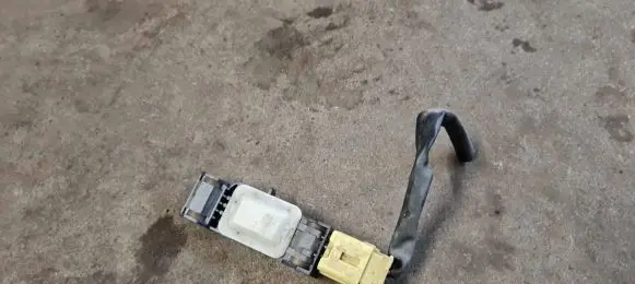 Nissan Primera Airbag deployment crash/impact sensor 0285003019