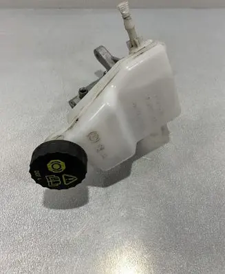 Peugeot 5008 Master brake cylinder 9807687080