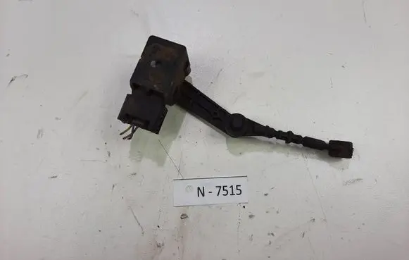 Land Rover Discovery 3 - LR3 Headlight/headlamp level sensor R0H500061