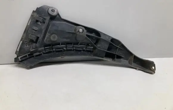 Volvo XC90 Front bumper mounting bracket 08620563