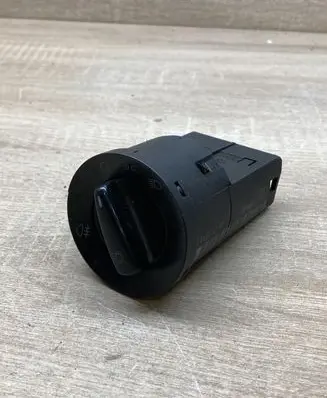 Volkswagen Golf IV Light switch 1C0941531