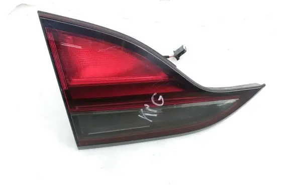 Tailgate rear/tail lights