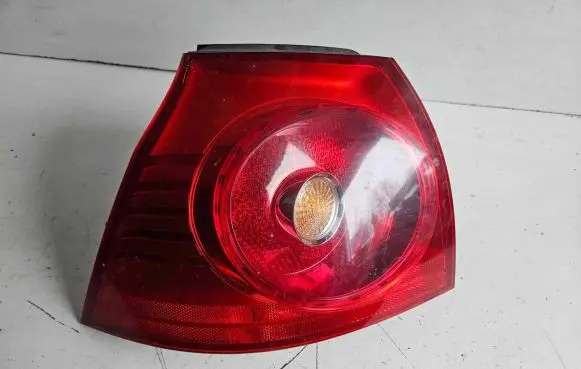 Volkswagen Golf V Rear/tail lights 1K6945111C