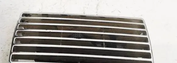 Volkswagen Golf IV Dash center air vent grill