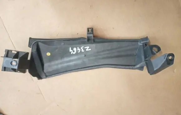 Audi TT TTS Mk2 Wiper trim 8S1819979