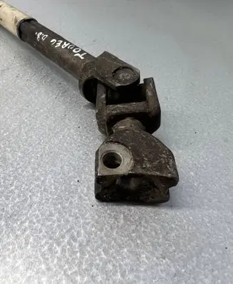 Volkswagen Touareg I Steering column universal joint 080593