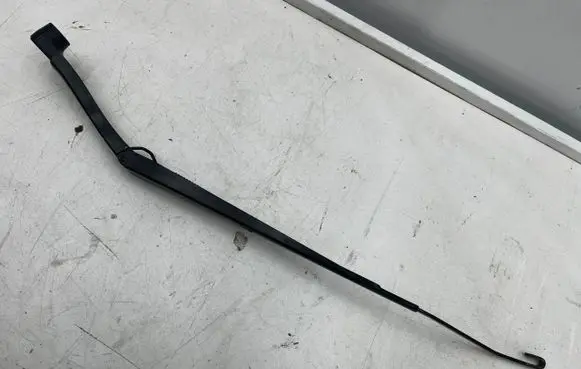 Opel Insignia A Front wiper blade arm 13227399